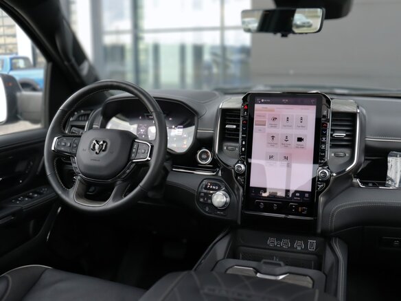 2026 Ram 1500 Crew Cab V Рестайлинг, чёрный, 11290000 рублей - вид 25