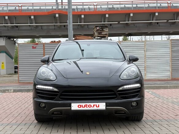 2014 Porsche Cayenne Diesel II (958), чёрный, 2400000 рублей - вид 2