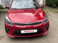 2017 Kia Rio IV, красный - вид 2
