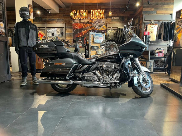 2015 Harley-Davidson CVO Road Glide, серый, 1700000 рублей - вид 7