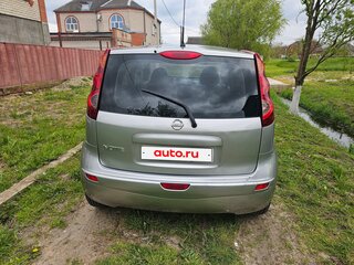 2011 Nissan Note I Рестайлинг, серебристый, 725000 рублей, вид 3