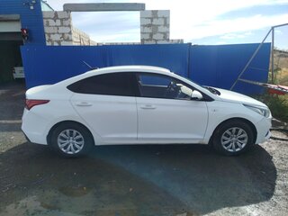 2019 Hyundai Solaris II, белый, 1335000 рублей, вид 3
