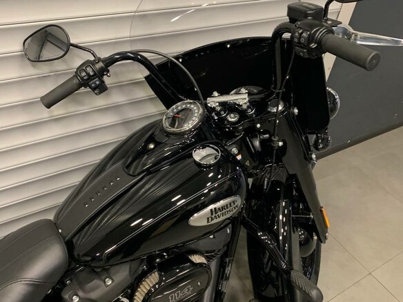 2024 Harley-Davidson Heritage, чёрный, 2890000 рублей - вид 2