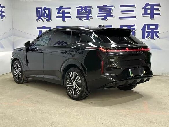 2024 Lynk & Co 08 21.2 kWh I, чёрный - вид 2