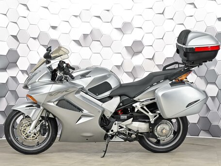 2005 Honda VFR 800, серебристый, 497000 рублей, вид 4