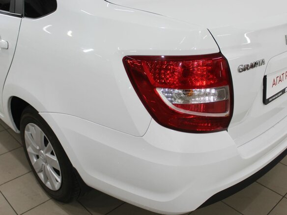 2023 Lada (ВАЗ) Granta I Рестайлинг, белый, 830000 рублей - вид 8