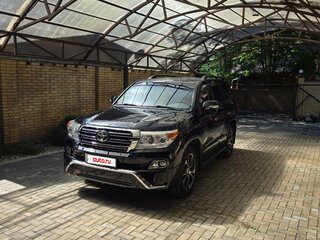 2012 Toyota Land Cruiser 200 Series Рестайлинг 1, чёрный, 4600000 рублей, вид 1
