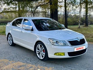 2012 Skoda Octavia II (A5) Рестайлинг, белый, 1299000 рублей, вид 3