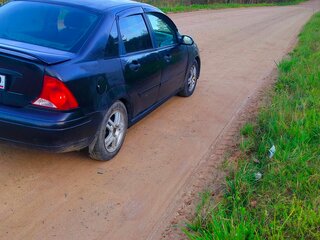 2000 Ford Focus I (North America), чёрный, 145000 рублей, вид 4