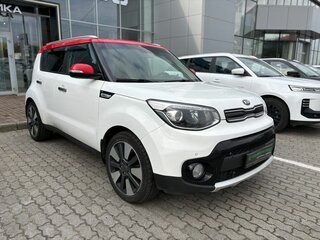2017 Kia Soul II Рестайлинг, белый, 1425000 рублей, вид 3