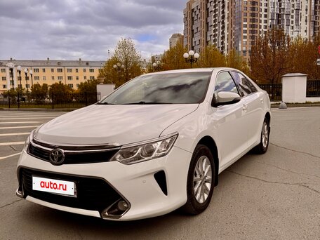 2016 Toyota Camry VII (XV50) Рестайлинг, белый, 1750000 рублей, вид 1