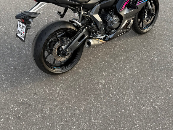 2024 Yamaha YZF-R7, серый, 1050000 рублей - вид 5