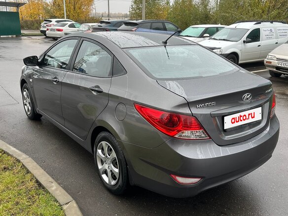 2012 Hyundai Solaris I, серый, 660000 рублей - вид 5