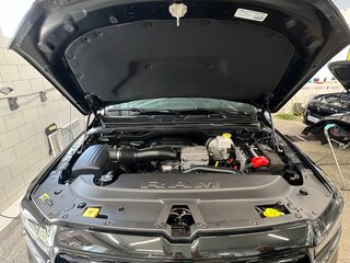 2021 Ram 1500 Quad Cab V, чёрный, 9000000 рублей, вид 4