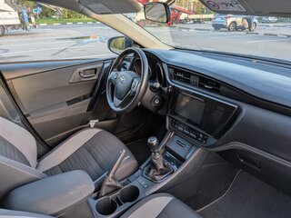 2015 Toyota Auris II Рестайлинг, серебристый, 1450000 рублей, вид 5