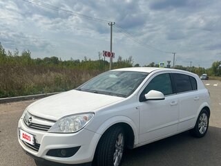 2011 Opel Astra H Рестайлинг, белый, 550000 рублей, вид 1