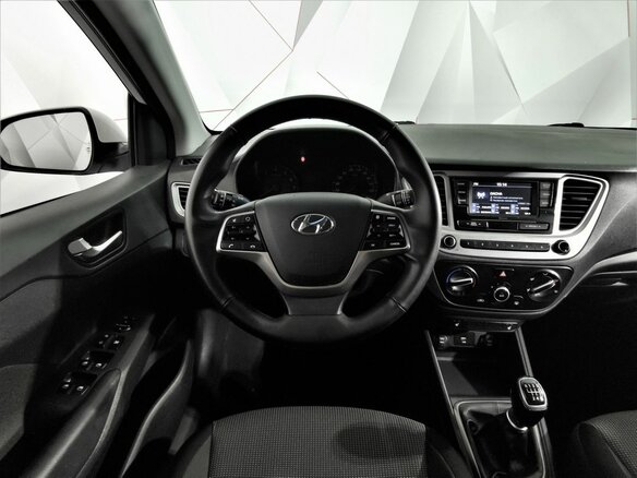 2022 Hyundai Solaris II Рестайлинг, белый - вид 18