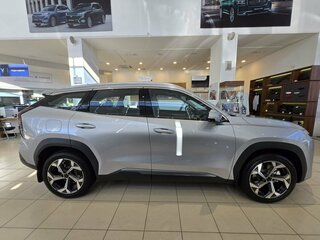 2026 Geely Atlas II, серебристый, 4119990 рублей, вид 4