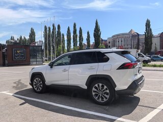 2021 Toyota RAV4 V (XA50), белый, 3200000 рублей, вид 2