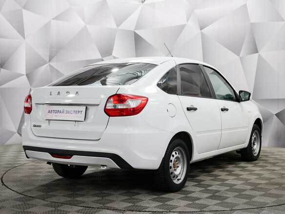 2021 Lada (ВАЗ) Granta I Рестайлинг, белый, 537000 рублей - вид 4