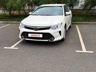 2017 Toyota Camry VII (XV50) Рестайлинг 2, белый, 2300000 рублей, вид 1