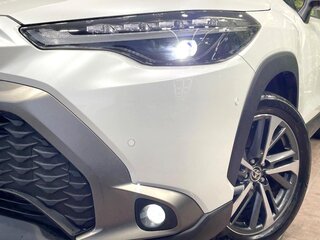 2023 Toyota Corolla Cross I, белый, 2000000 рублей, вид 2