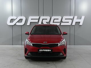 2020 Kia Rio IV Рестайлинг, красный, 1779000 рублей, вид 3