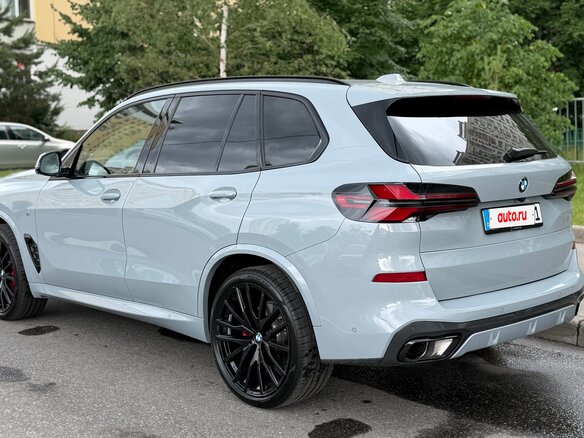 2025 BMW X5 40d IV (G05/G18) Рестайлинг, серый - вид 6