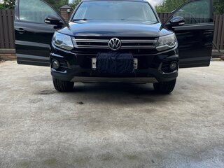 2015 Volkswagen Tiguan I Рестайлинг, чёрный, 1859580 рублей, вид 2