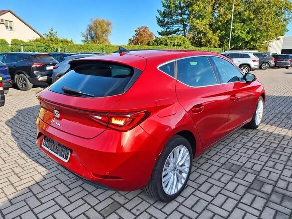 2022 SEAT Leon IV, пурпурный, 1972000 рублей - вид 1