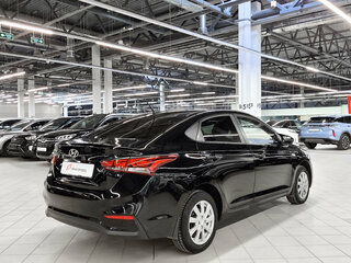 2017 Hyundai Solaris II, чёрный, 999000 рублей, вид 3