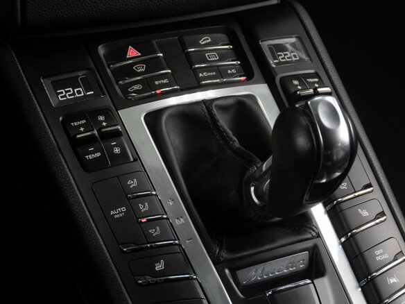 2018 Porsche Macan I, коричневый, 4269000 рублей - вид 17