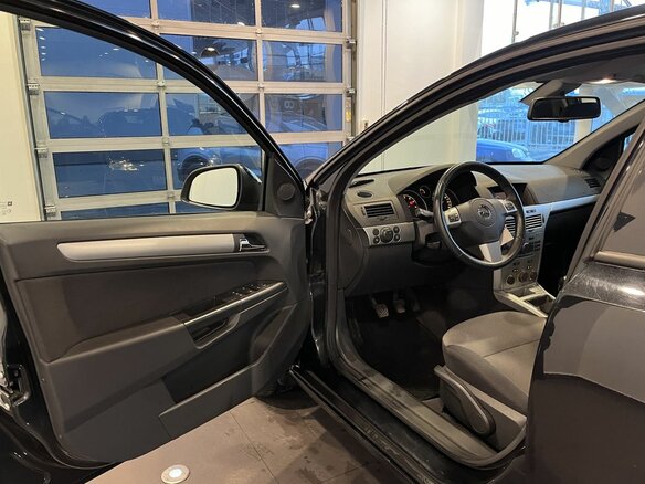 2013 Opel Astra H Рестайлинг, чёрный, 705000 рублей - вид 20
