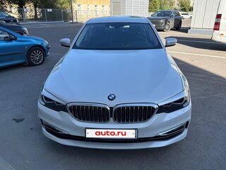 2017 BMW 5 серии 530i xDrive VII (G30/G31/G38), белый, 8000000 рублей, вид 4