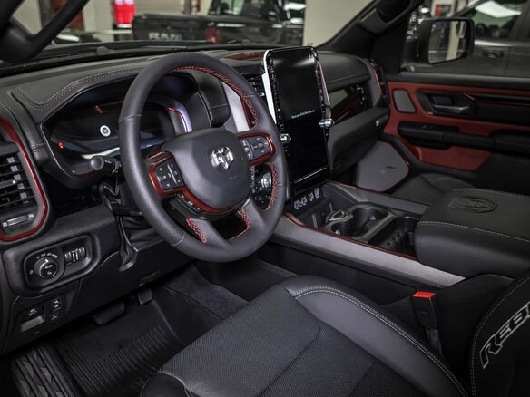 2025 Ram 1500 Crew Cab V Рестайлинг, синий, 8490000 рублей - вид 13