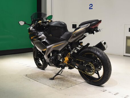 2022 Kawasaki Ninja 400, чёрный, 580000 рублей, вид 3
