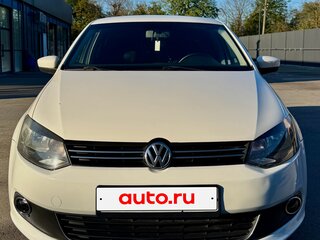 2010 Volkswagen Polo V, белый, 650000 рублей, вид 3