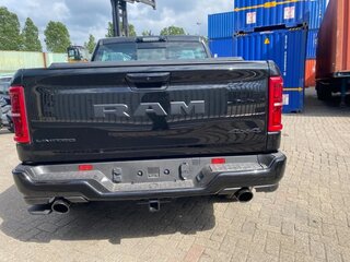 2026 Ram 1500 Crew Cab V Рестайлинг, чёрный, 12050000 рублей, вид 3