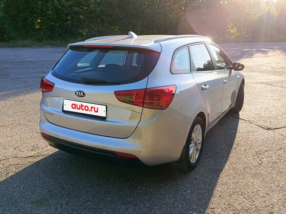 2017 Kia Ceed II Рестайлинг, серебристый, 1280000 рублей - вид 3