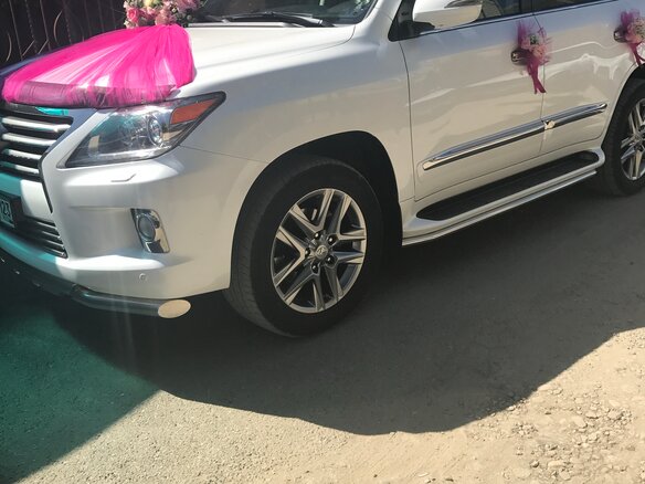 2012 Lexus LX 570 III Рестайлинг, белый, 4950000 рублей - вид 4