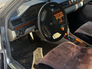 1992 Mercedes-Benz E-Класс 320 I (W124), серый, 400000 рублей, вид 4