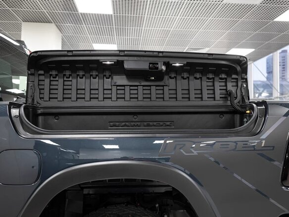 2025 Ram 1500 Crew Cab V Рестайлинг, синий, 8490000 рублей - вид 9