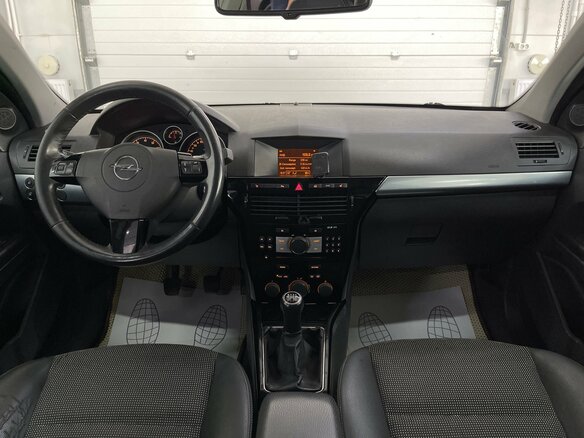 2011 Opel Astra H Рестайлинг, белый, 549000 рублей - вид 9