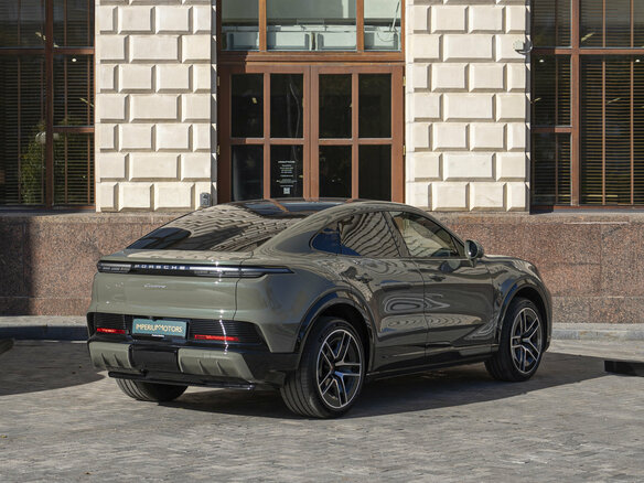 2026 Porsche Cayenne Electric IV, зелёный - вид 7
