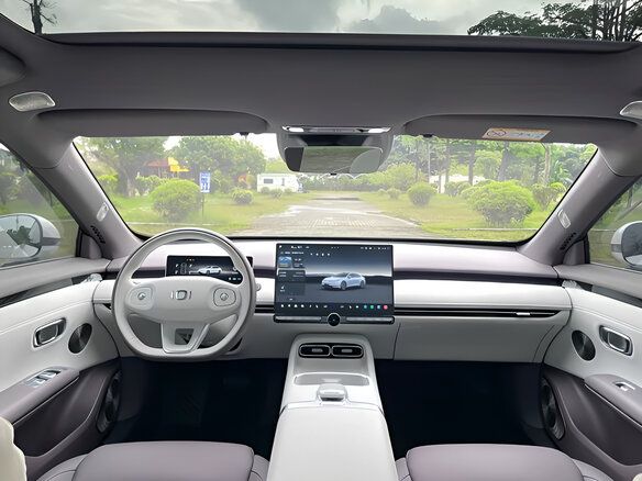 2026 Changan Qiyuan A06 28.39 kWh, серебристый, 2900843 рублей - вид 9
