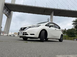 2018 Nissan Note II Рестайлинг, белый, 950000 рублей, вид 2