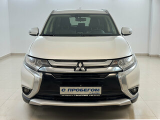 2015 Mitsubishi Outlander III Рестайлинг 2, белый, 1530000 рублей, вид 2