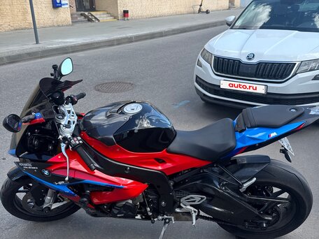 2017 BMW S 1000 RR, красный, 1800000 рублей, вид 3