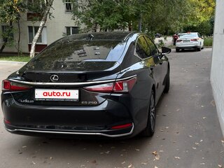 2021 Lexus ES 250 VII Рестайлинг, чёрный, 4800000 рублей, вид 3