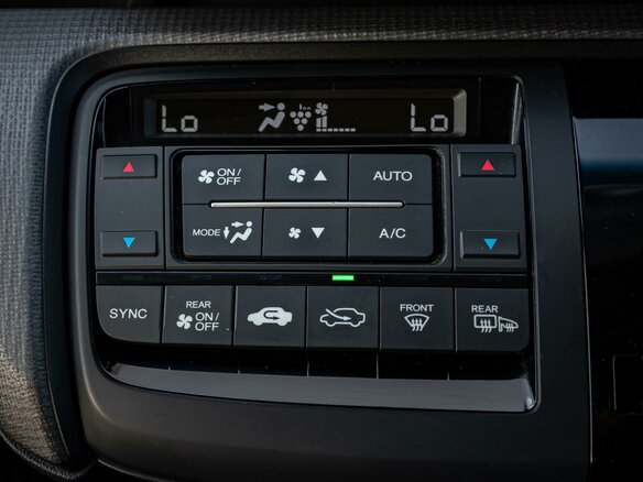 2019 Honda Stepwgn Spada V Рестайлинг, чёрный, 2285000 рублей - вид 15